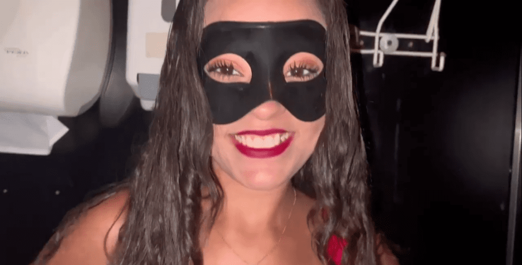 Casal brincando no glory hole - Manual Cuckold