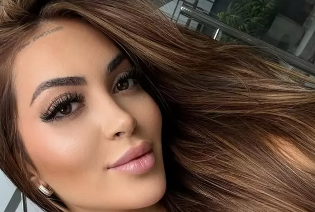 Mari Ávila posa sensual em imagem de capa ao falar sobre fetiche com corno submisso