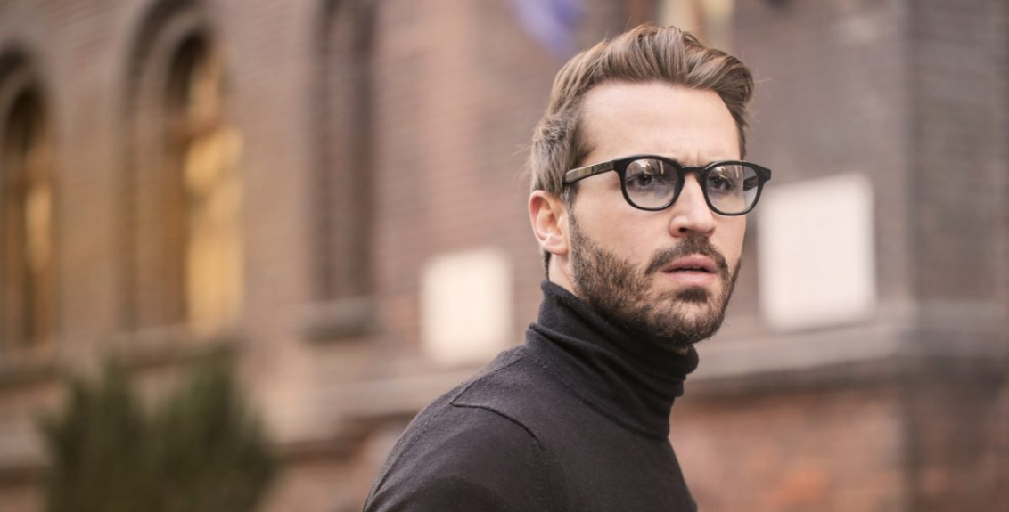 Homem atraente — representação do bull ideal