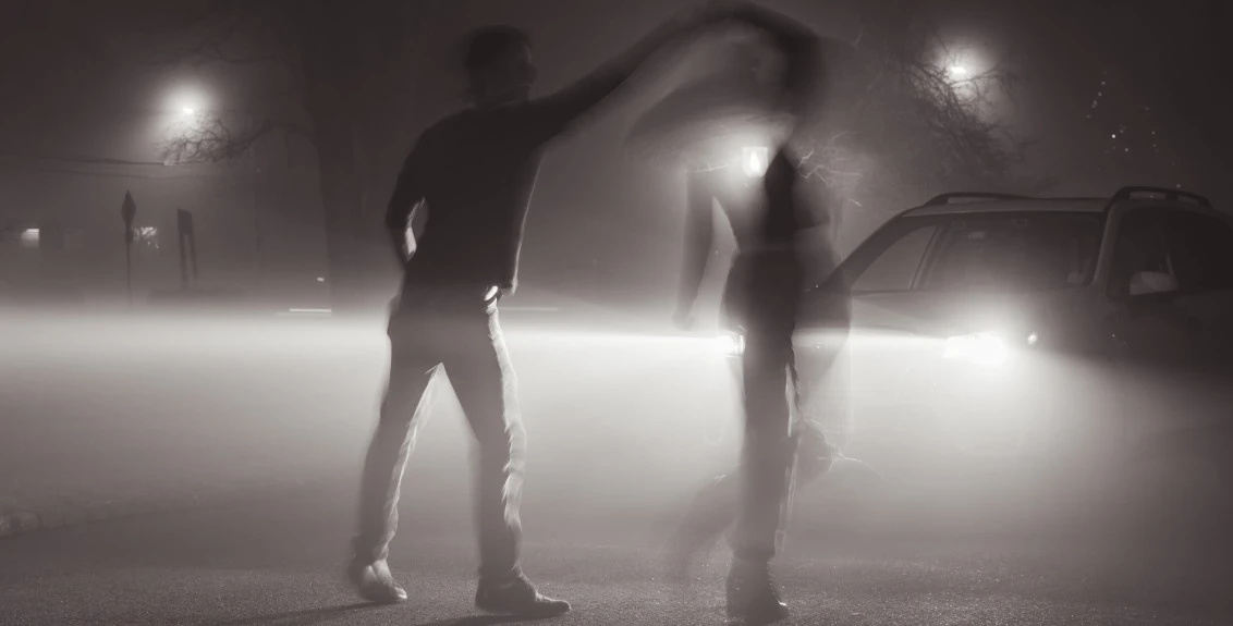 voyeurismo e anonimato no sexo ao ar livre entre desconhecidos